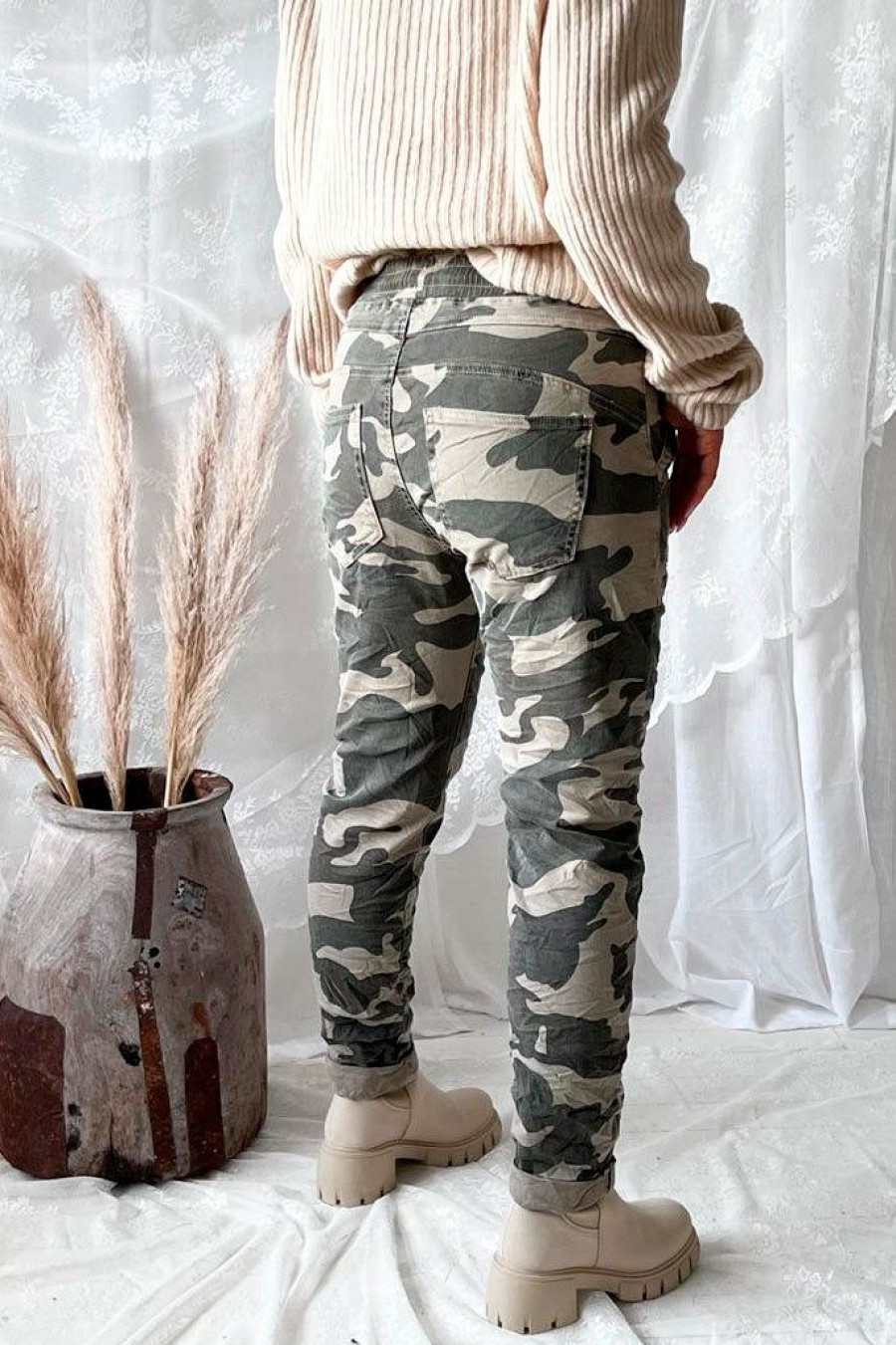 Muoti Perfect Jeans Joggerit | Camouflage Joggers, Beige