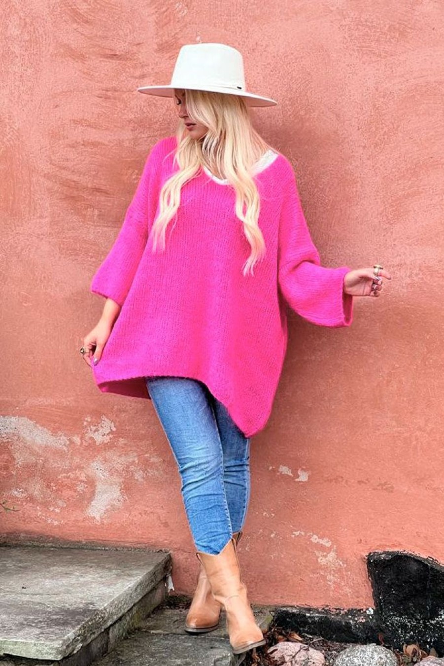 Muoti Bohemiana Neuleet | Arlo Neule, Barbie Pink